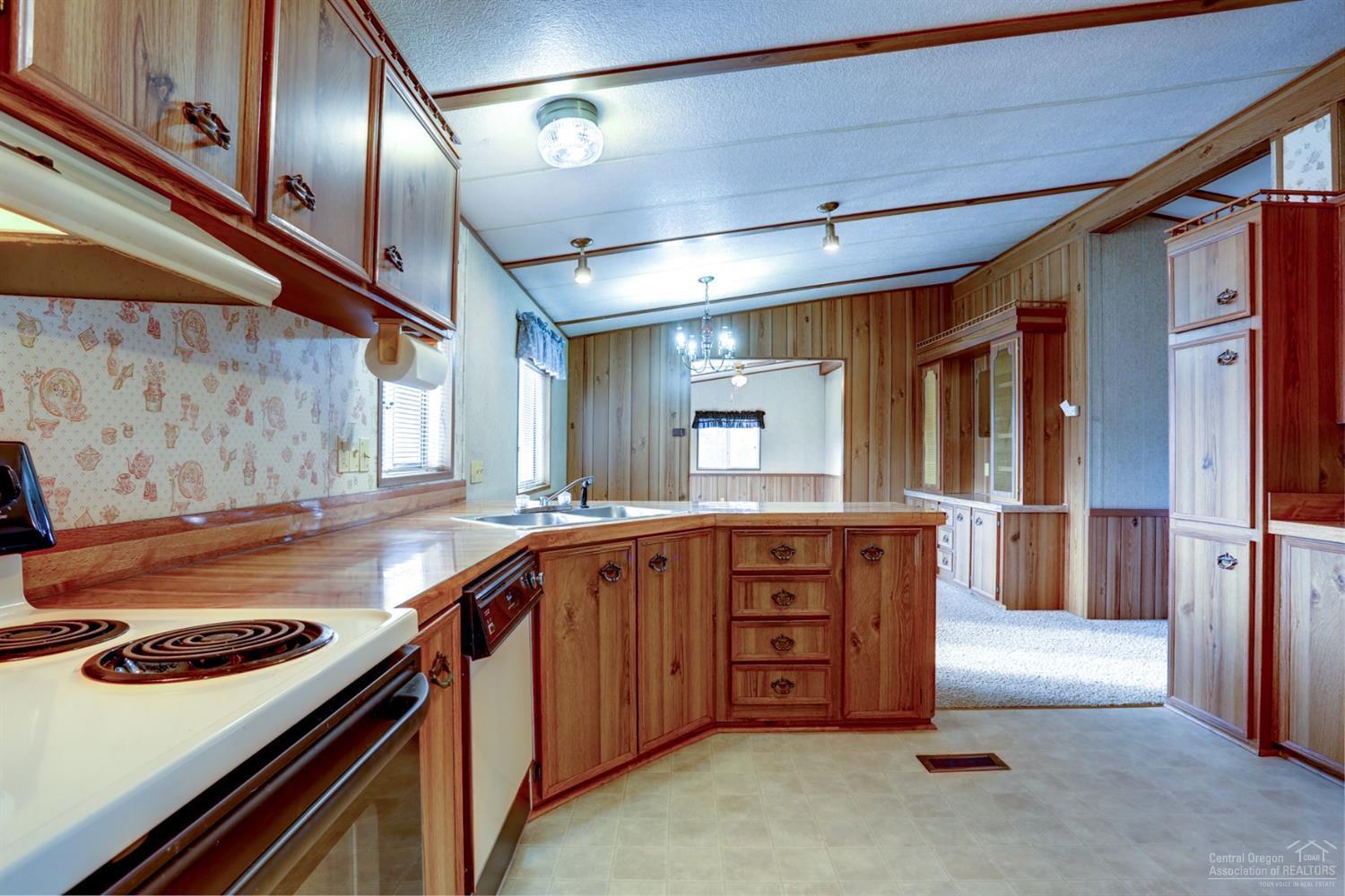 65040 Hunnell Road Bend, OR 97703 - Photo 10 of 25 Additional Photo