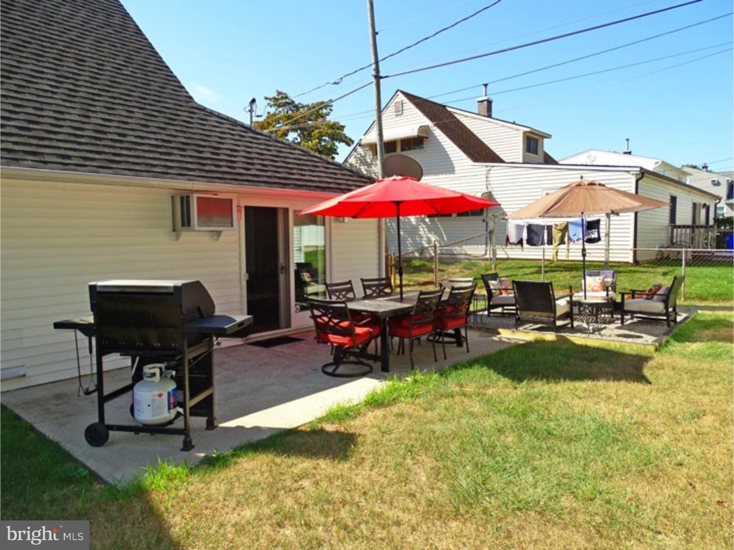 6 Thistle Road Levittown, PA 19056 - Photo 22 of 25 Patio