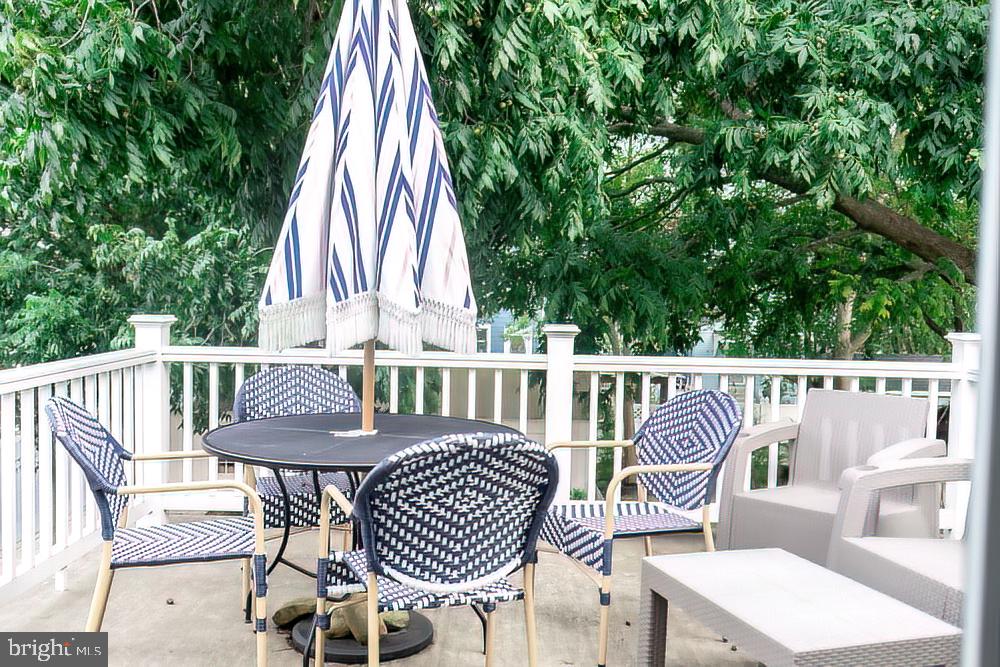 100 West End, Unit 1 Cambridge, MD 21613 - Photo 17 of 26 Plenty of space for outdoor entertaining