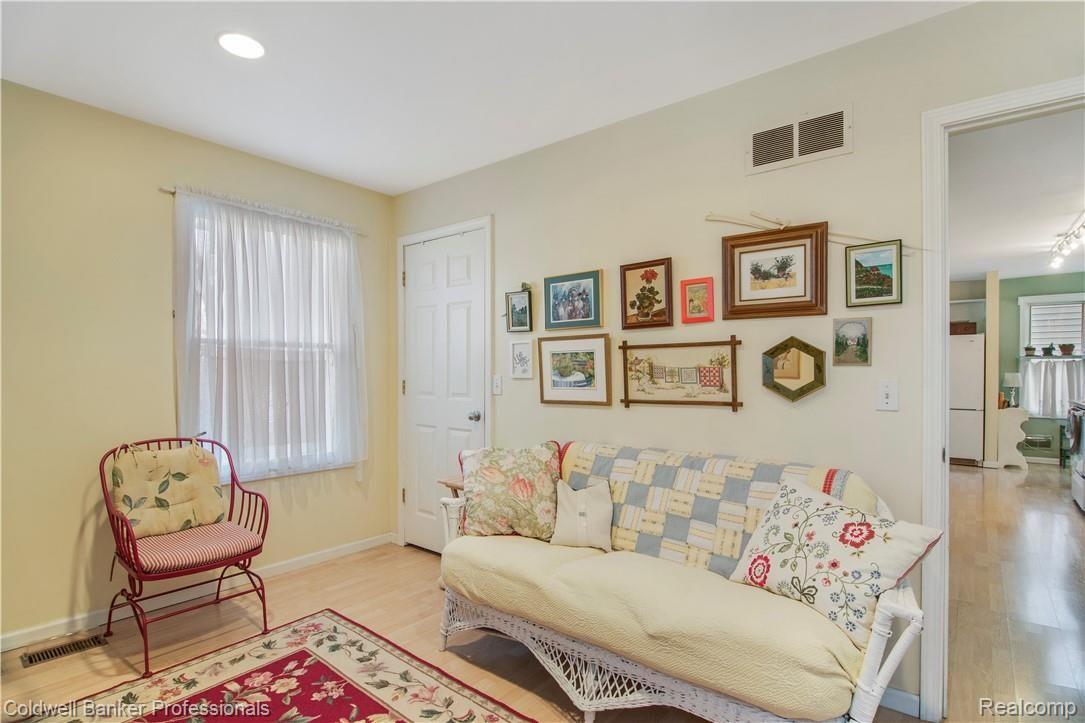 3342 Starr Road Royal Oak, MI 48073 - Photo 13 of 27 2019 3342 Starr RO 4490.jpg