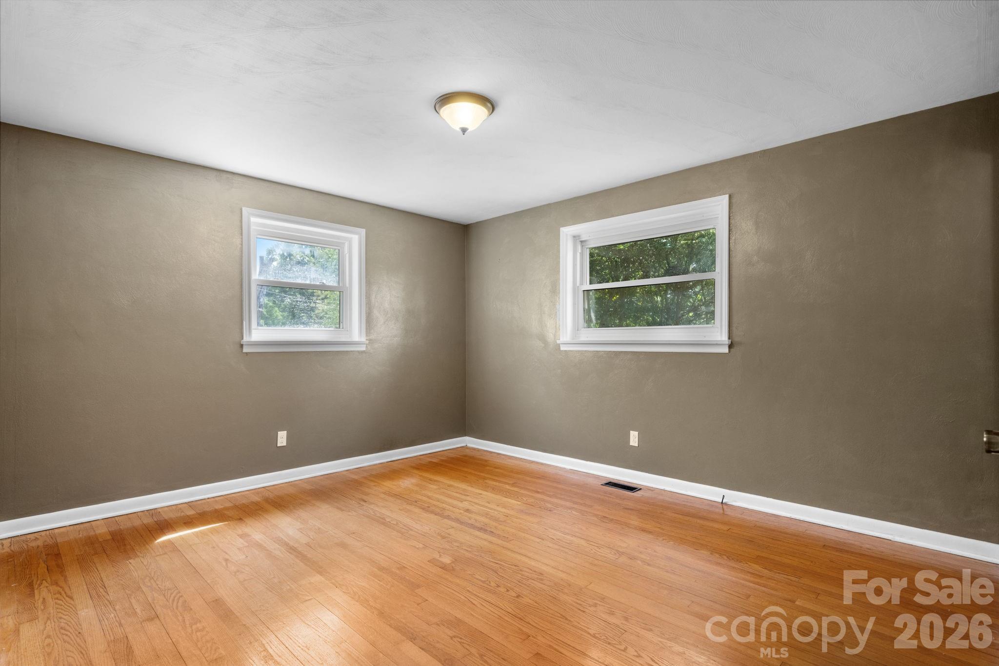 1341 26th Street Southwest Hickory, NC 28602 - Photo 12 of 37