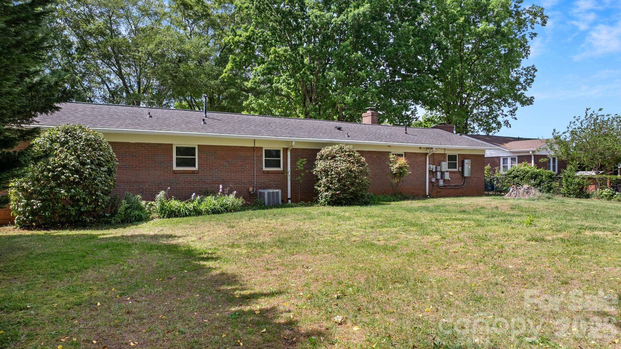 1341 26th Street Southwest Hickory, NC 28602 - Photo 28 of 37