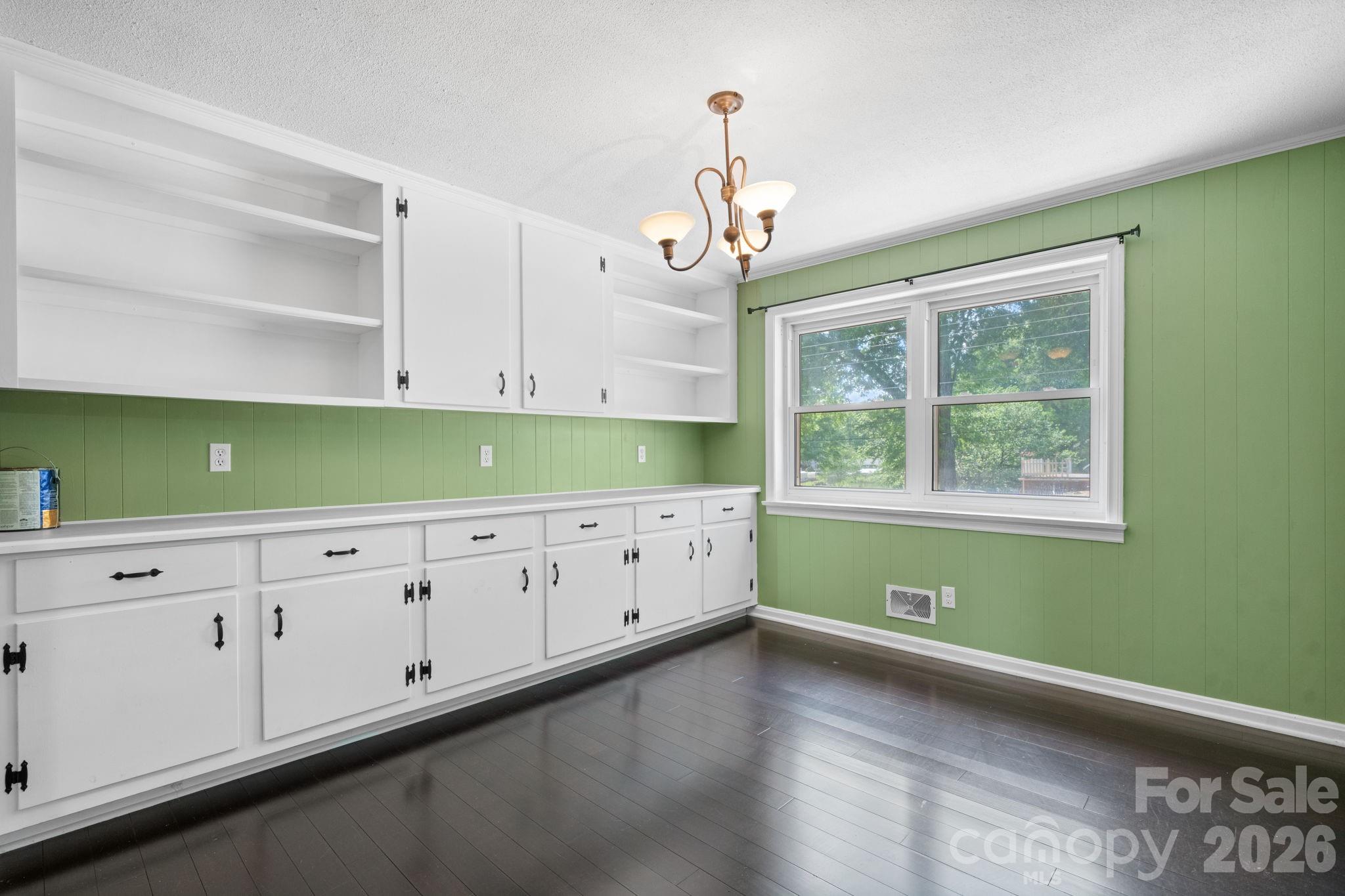 1341 26th Street Southwest Hickory, NC 28602 - Photo 10 of 37