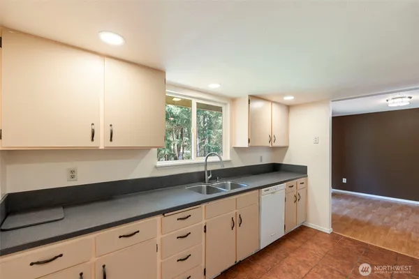 $525,000 | 6811 36th Avenue Southeast, Lacey, WA 98503