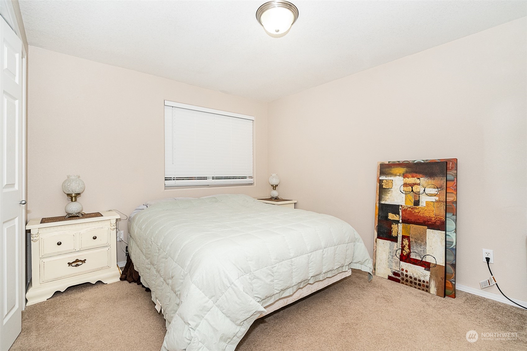 330-38 Brockway Road Chehalis, WA 98532 - Photo 24 of 40 a bedroom with a bed and a window