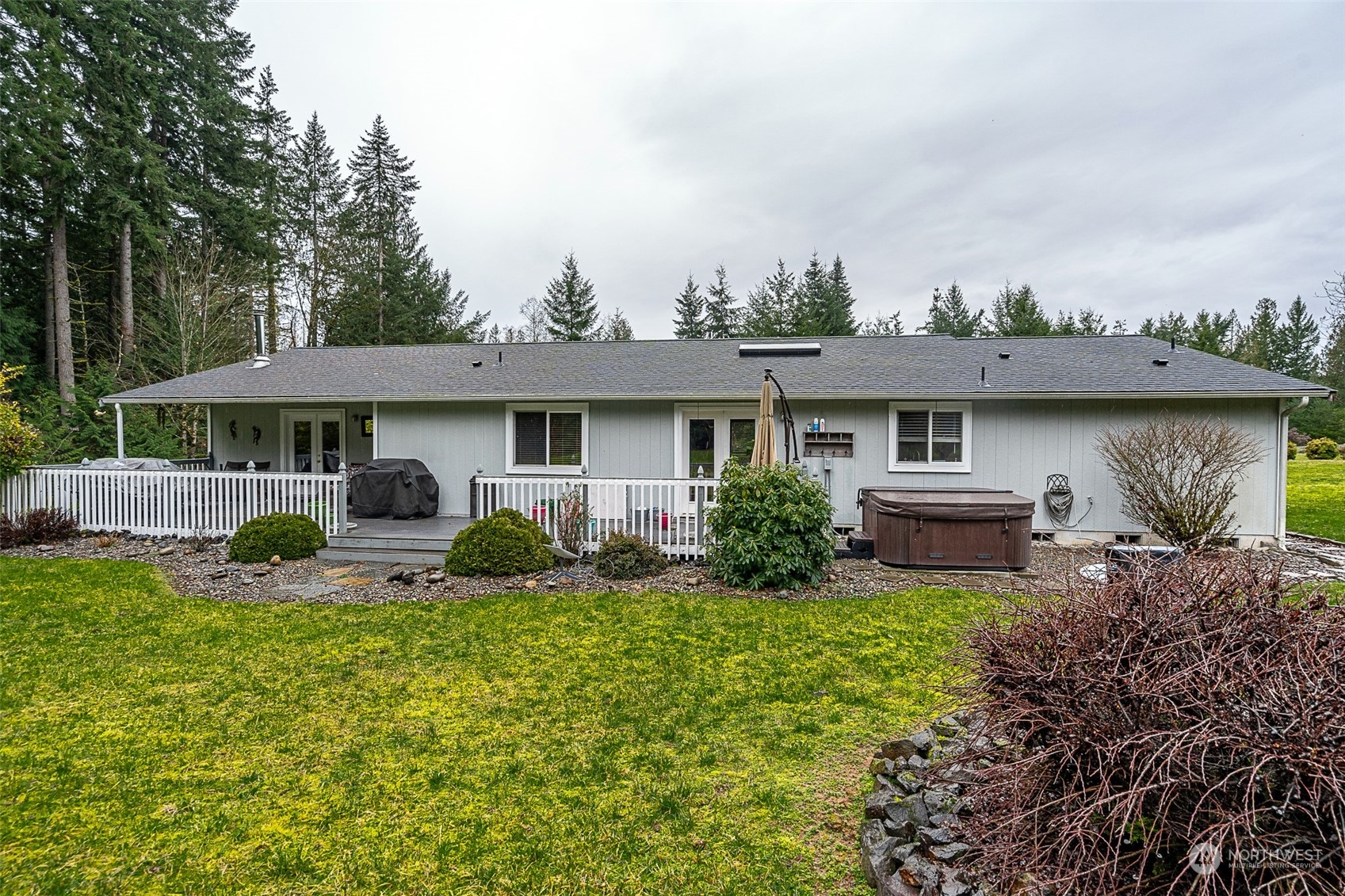 330-38 Brockway Road Chehalis, WA 98532 - Photo 28 of 40 a front view of house with yard and seating area