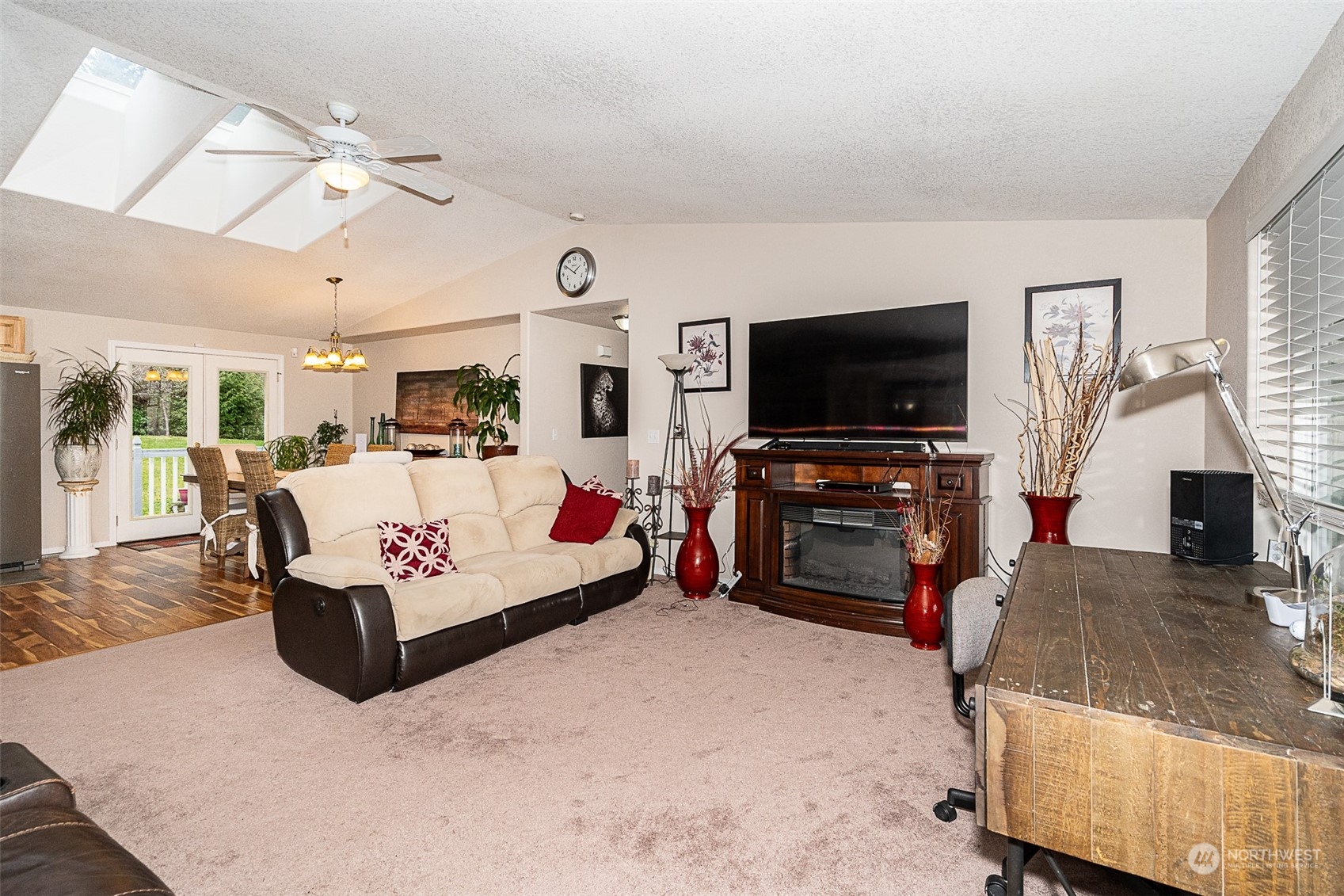 330-38 Brockway Road Chehalis, WA 98532 - Photo 4 of 40 a living room with furniture and a flat screen tv