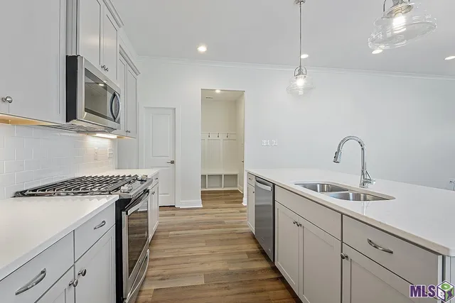 $2,250 | 6429 Vintage Rose Court, Baton Rouge, LA 70817