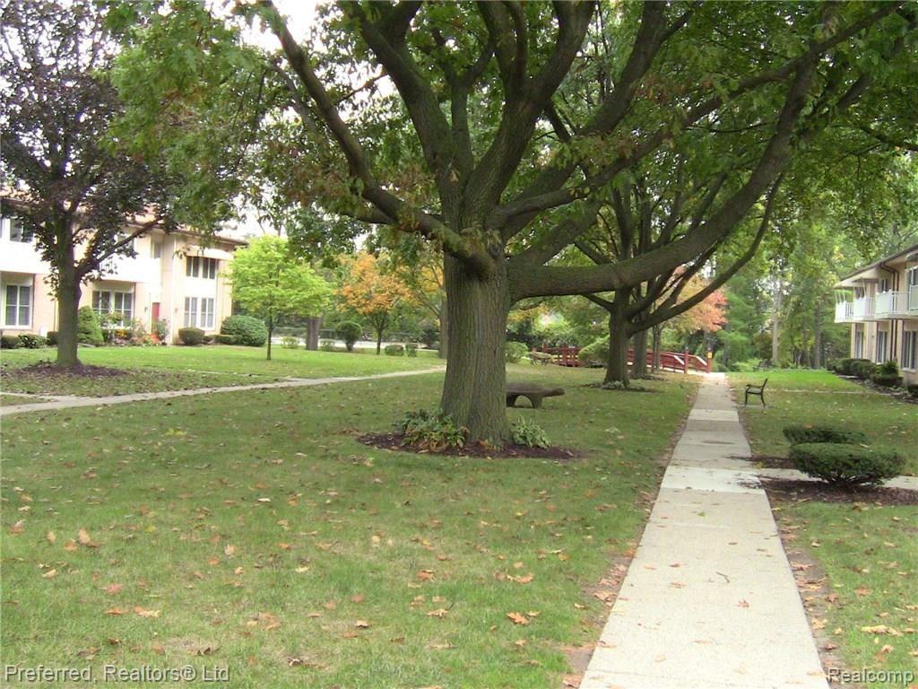 1199 Sheldon Road, Unit H 53 Plymouth, MI 48170 - Photo 10 of 14 IMG_5637.JPG
