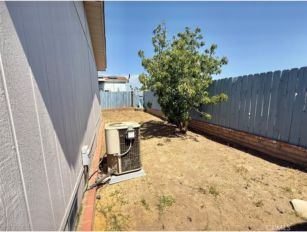 4080 Pedley Road, Unit 189 Jurupa Valley, CA 92509 - Photo 15 of 16 a view of a backyard
