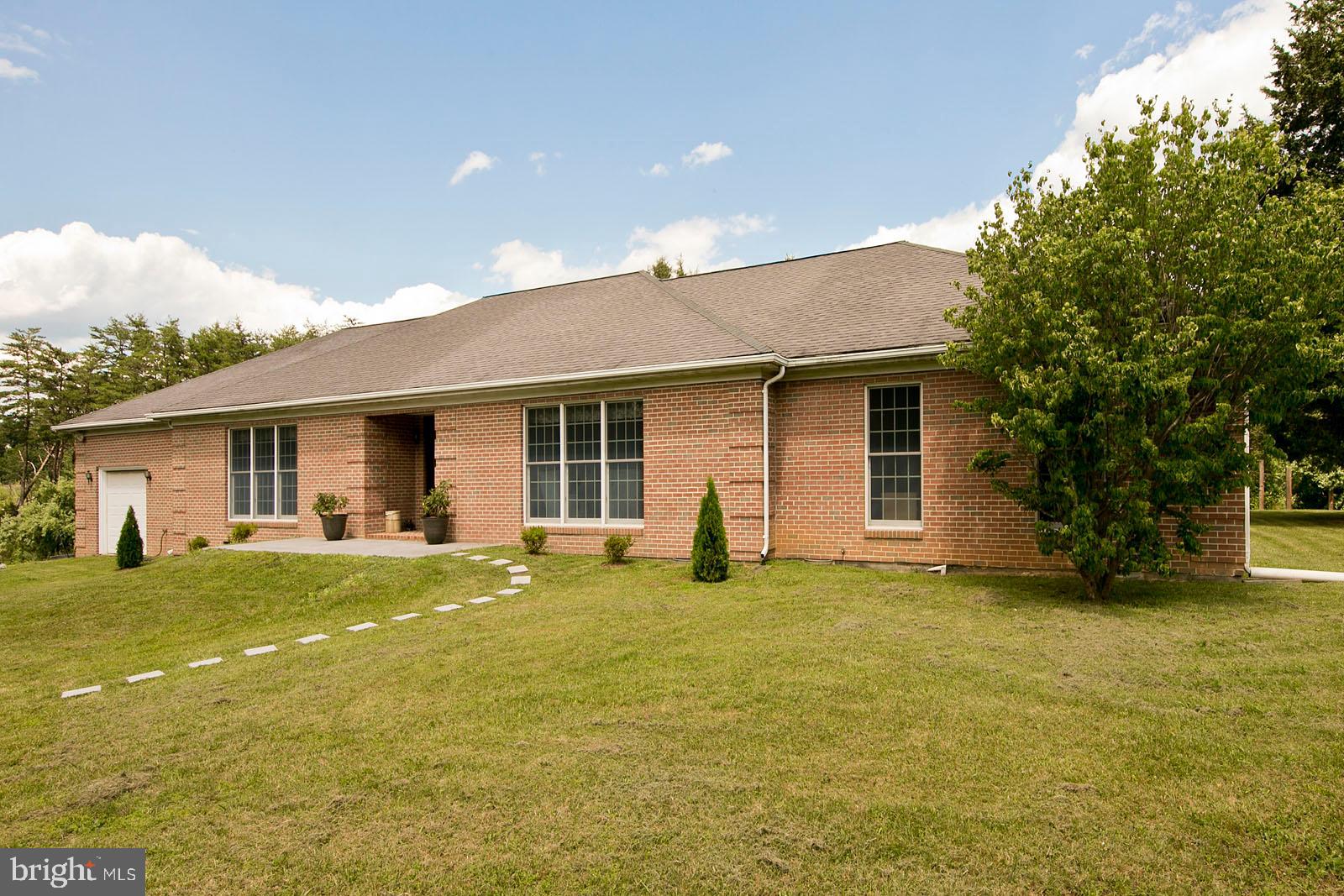 841 Guard Hill Road Middletown, VA 22645 - Photo 5 of 48 One level living with approx. 3,500 sq ft