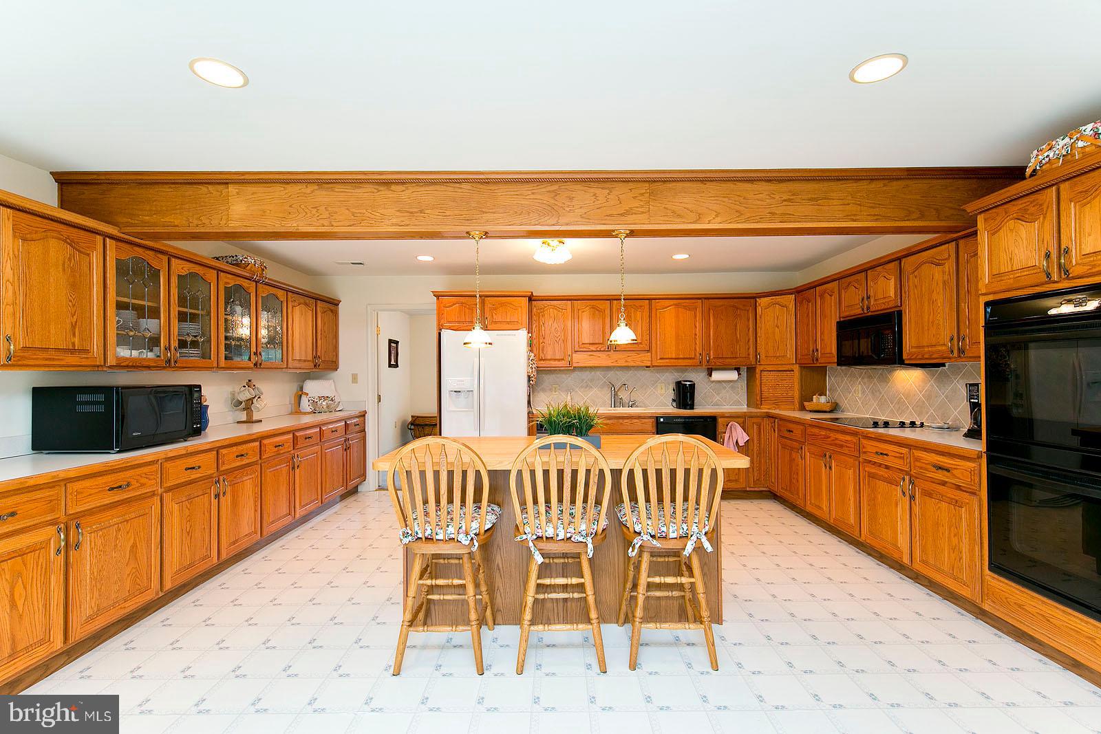 841 Guard Hill Road Middletown, VA 22645 - Photo 8 of 48 Spacious kitchen with island