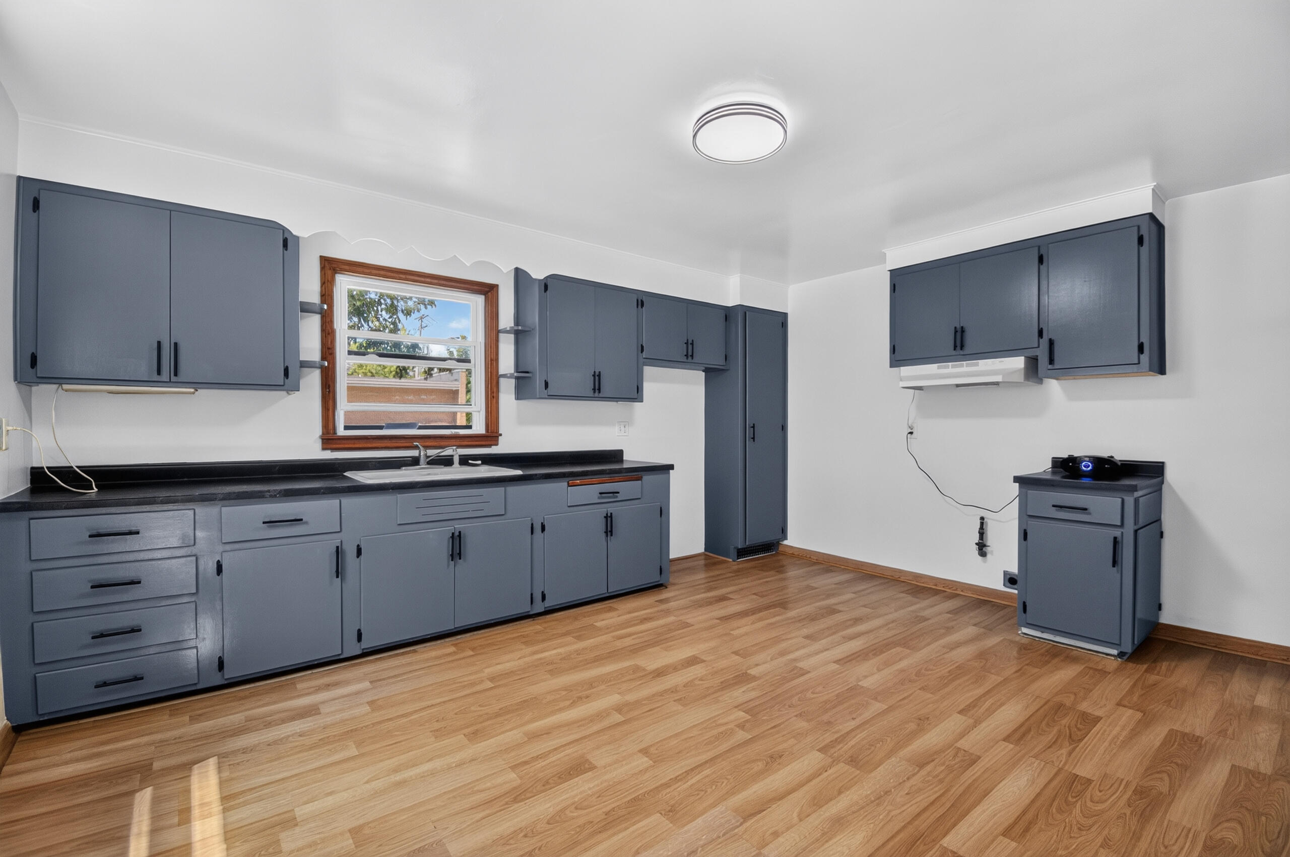 2065 Marquette Street Racine, WI 53402 - Photo 7 of 25 05