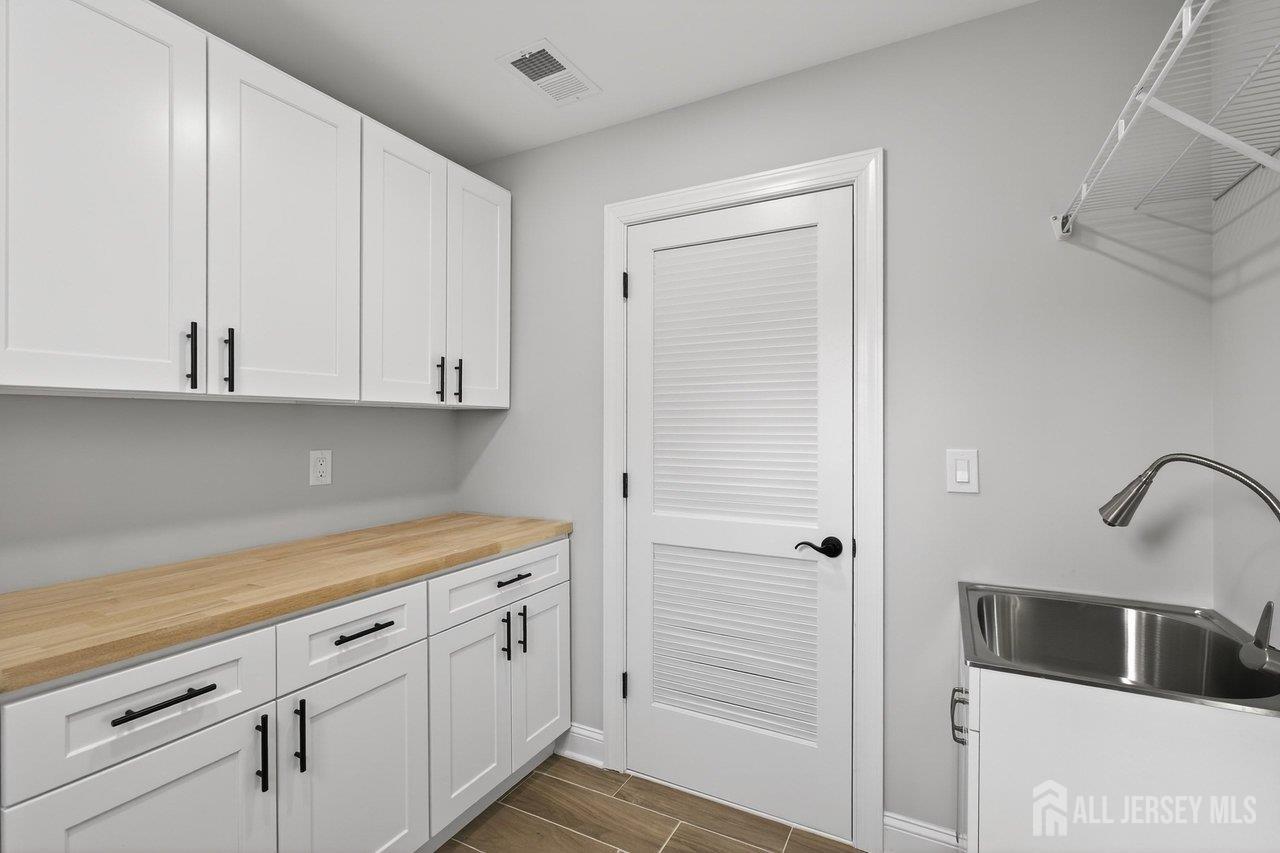 7 Joline Road Kendall Park, NJ 08824 - Photo 13 of 25