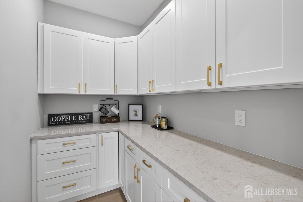 7 Joline Road Kendall Park, NJ 08824 - Photo 10 of 25