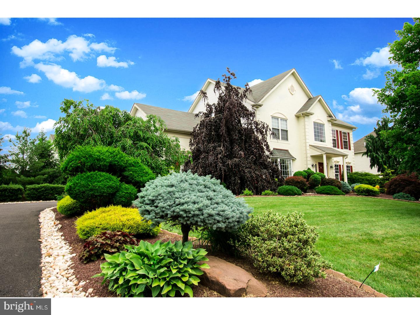 3236 Riding Court Chalfont, PA 18914 - Photo 2 of 25 Gallery Image 2