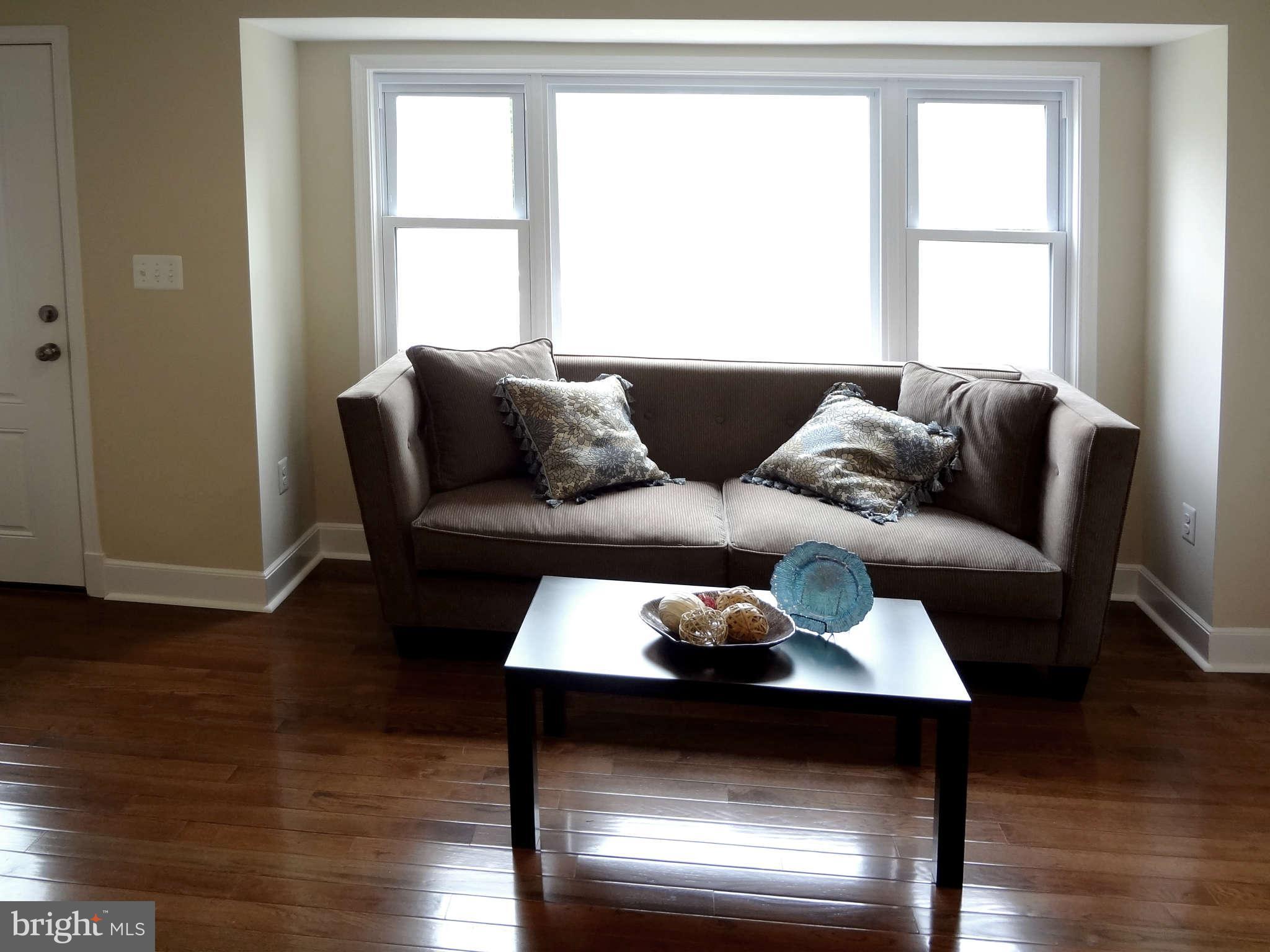 3408 Fairview Road Gwynn Oak, MD 21207 - Photo 9 of 23 Living Room