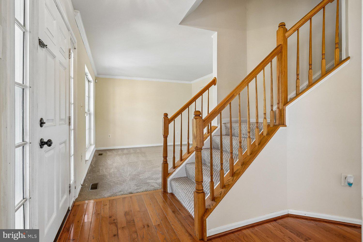 14677 Cloverdale Road Woodbridge, VA 22193 - Photo 7 of 72 Entry