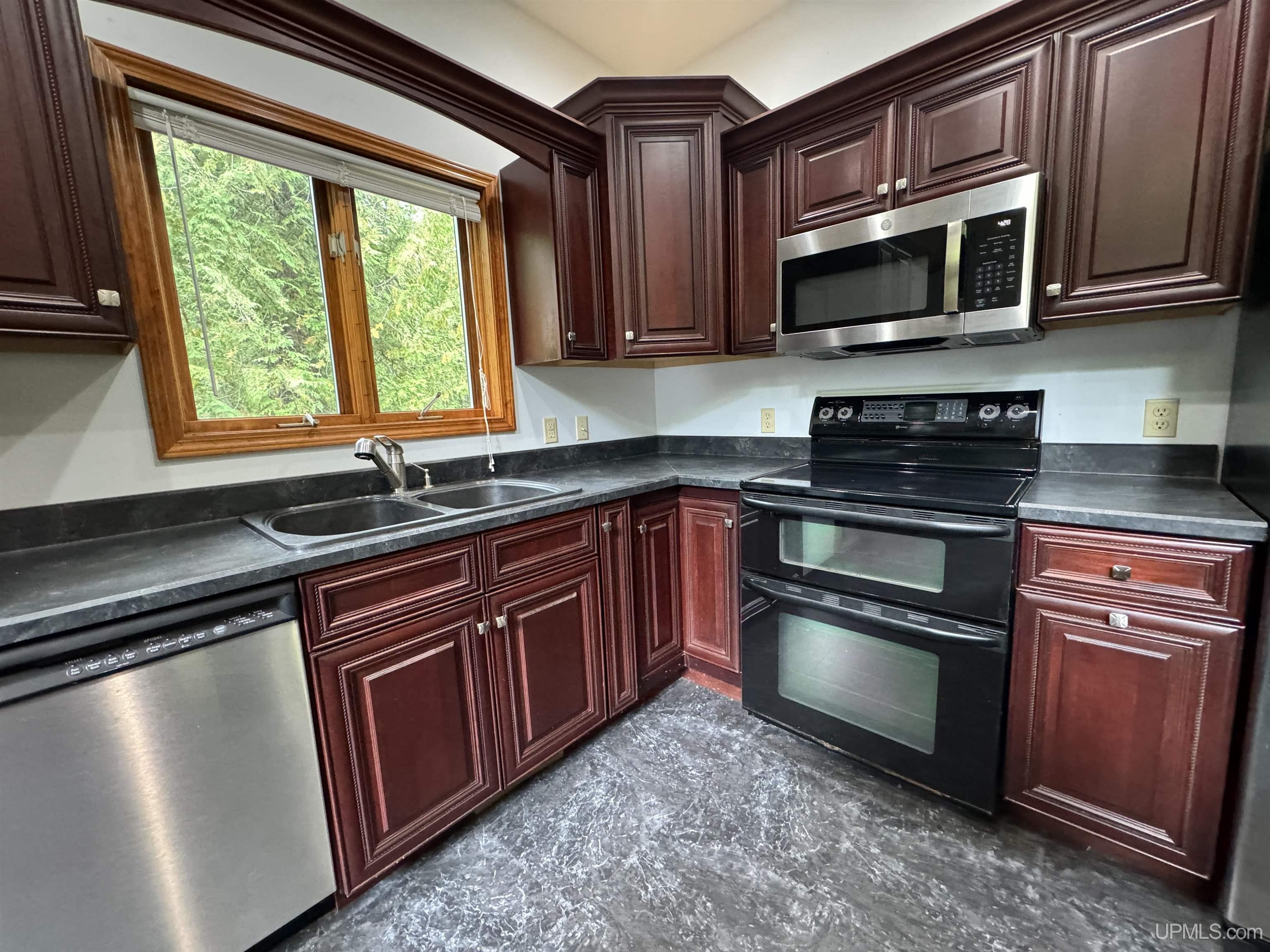 5275 23 1/2 Road Gladstone, MI 49837 - Photo 33 of 68