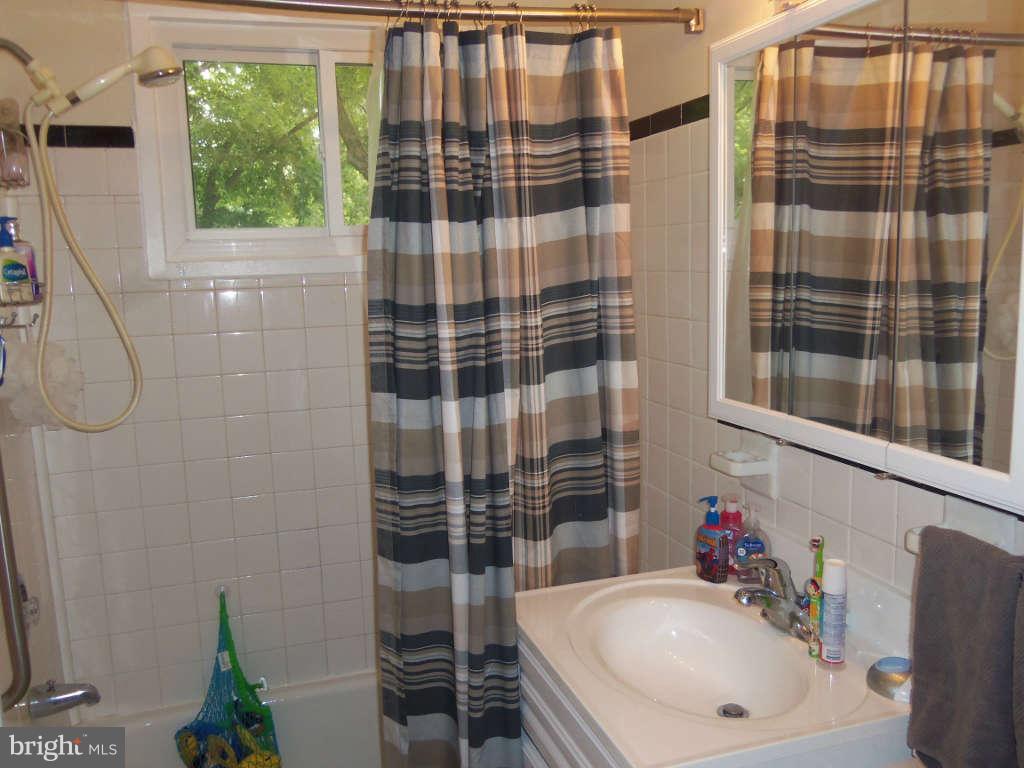 1603 Parham Road Silver Spring, MD 20903 - Photo 15 of 15 Bath