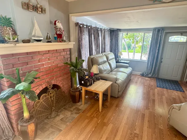 $3,100 | 1322 North M Street, Lake Worth Beach, FL 33460