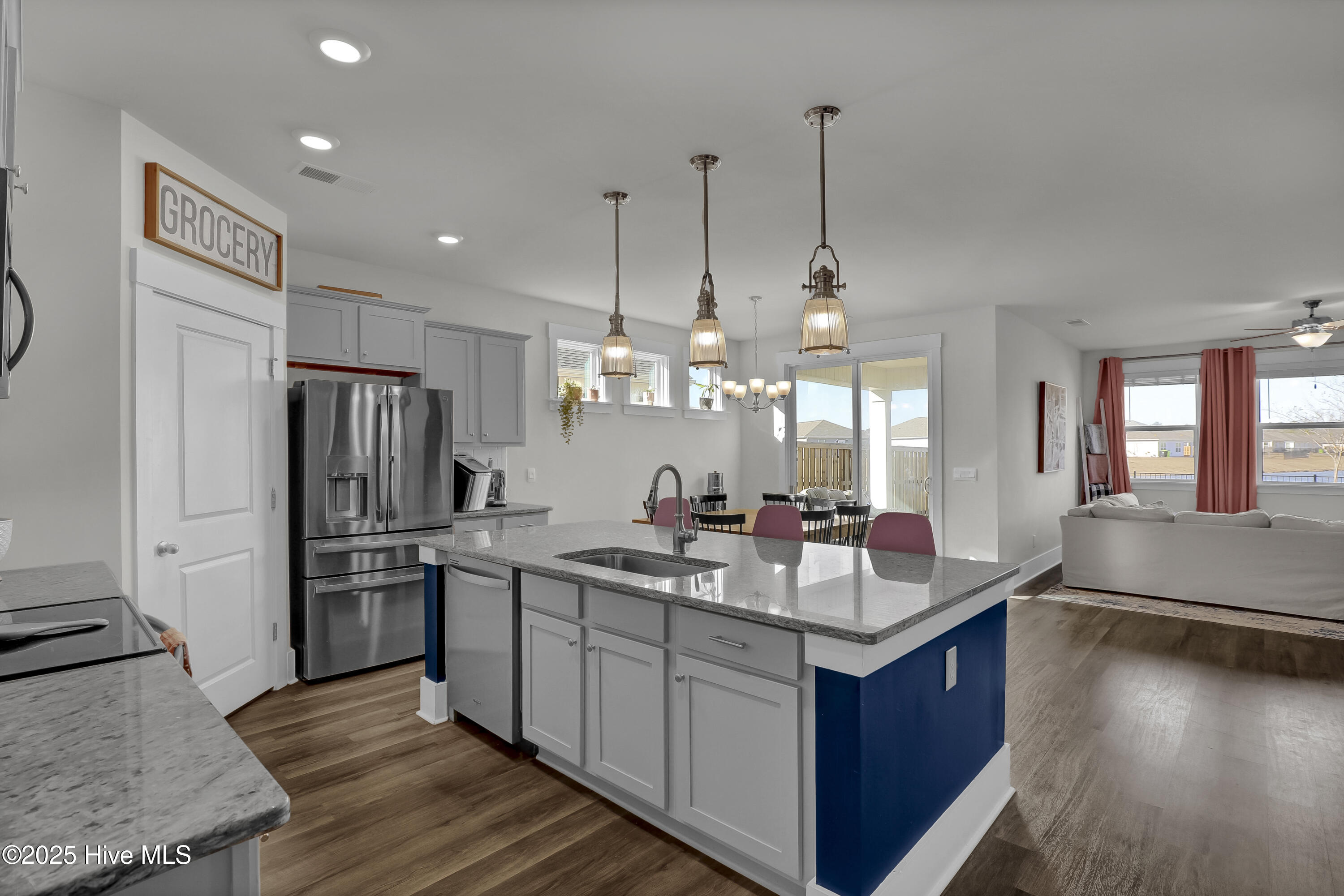 511 Edgewater Way Surf City, NC 28445 - Photo 11 of 61 Kitchen