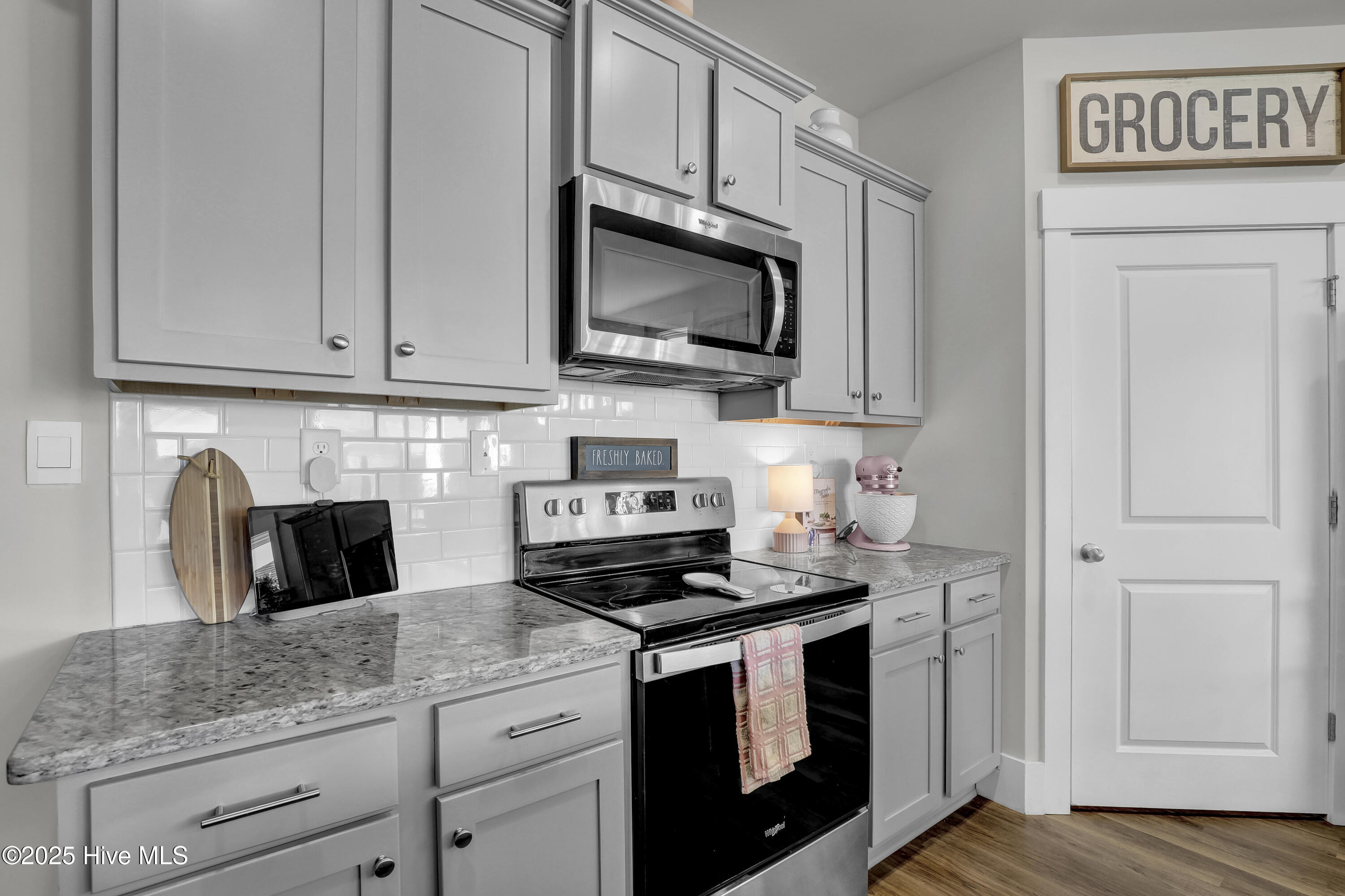 511 Edgewater Way Surf City, NC 28445 - Photo 12 of 61 Kitchen