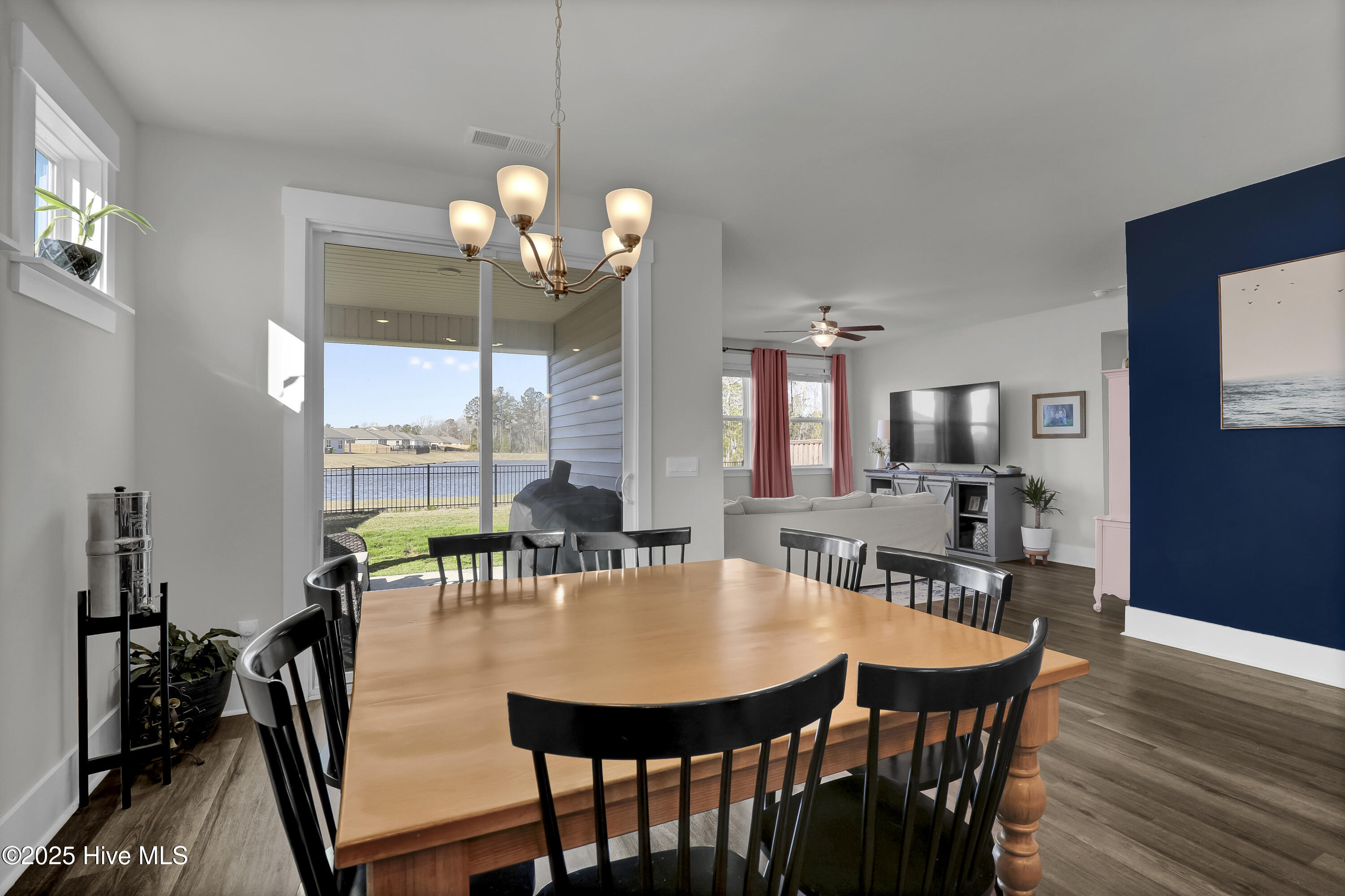 511 Edgewater Way Surf City, NC 28445 - Photo 16 of 61 Dining