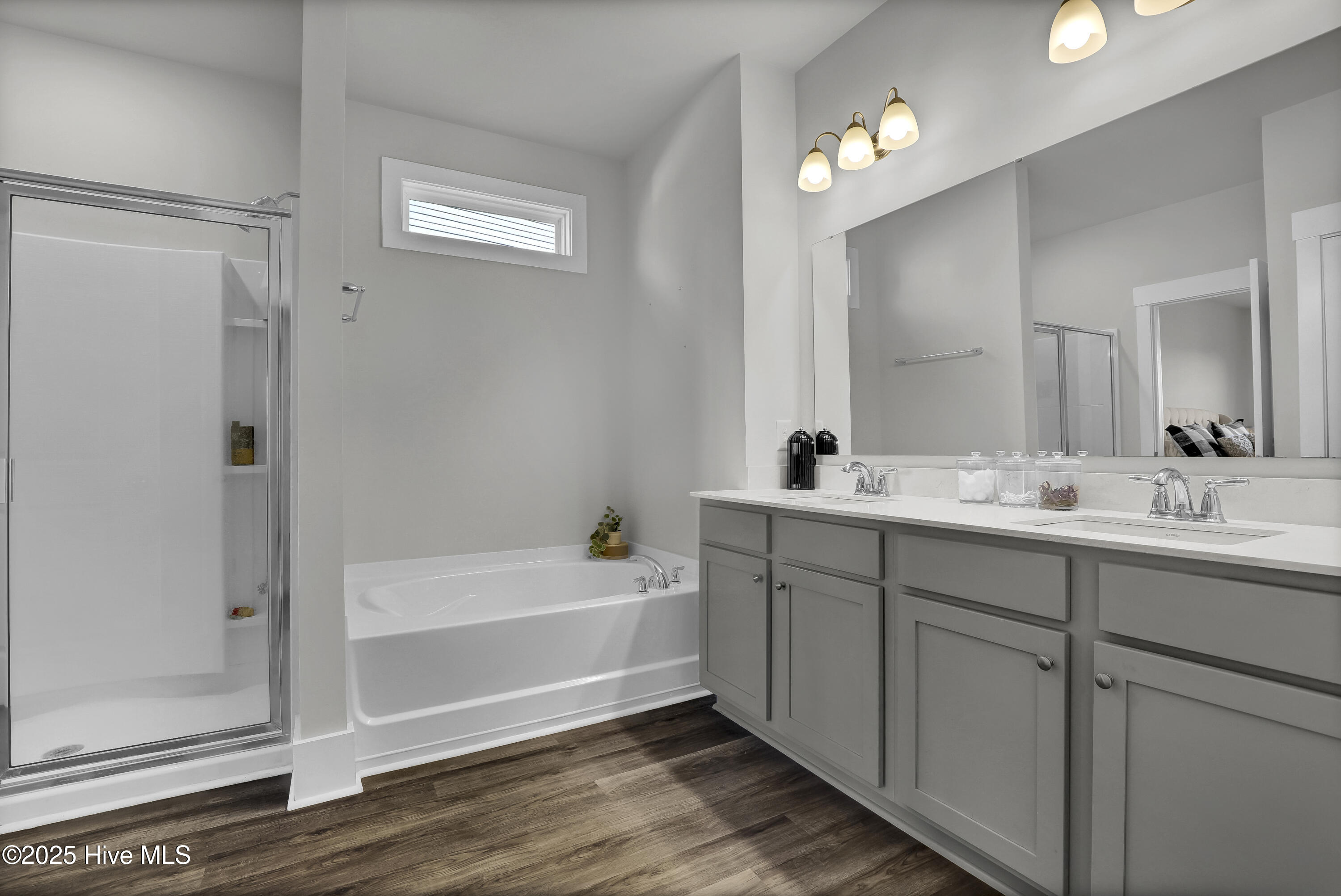 511 Edgewater Way Surf City, NC 28445 - Photo 24 of 61 Master Bathroom, 1st Floor