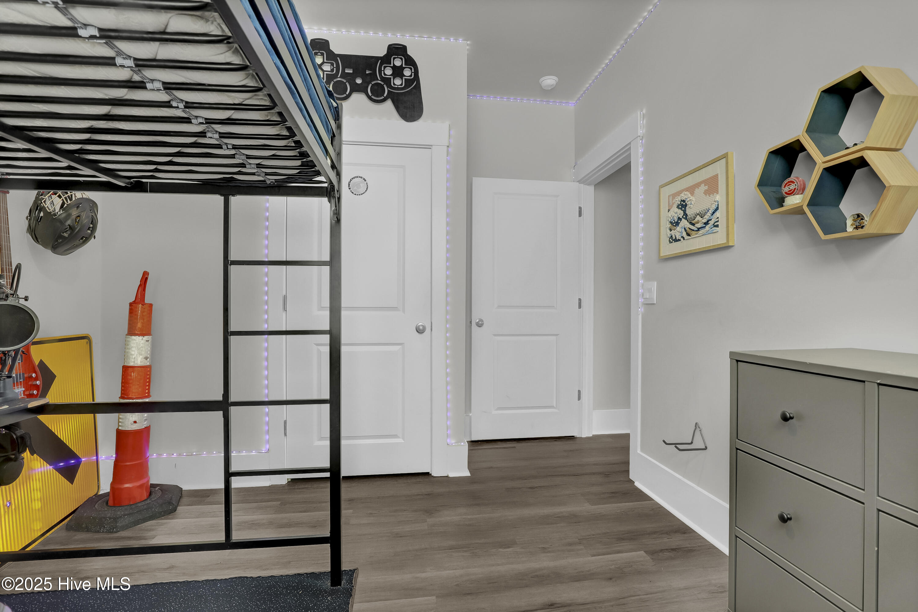 511 Edgewater Way Surf City, NC 28445 - Photo 30 of 61 3rd Bedroom, 1st Floor