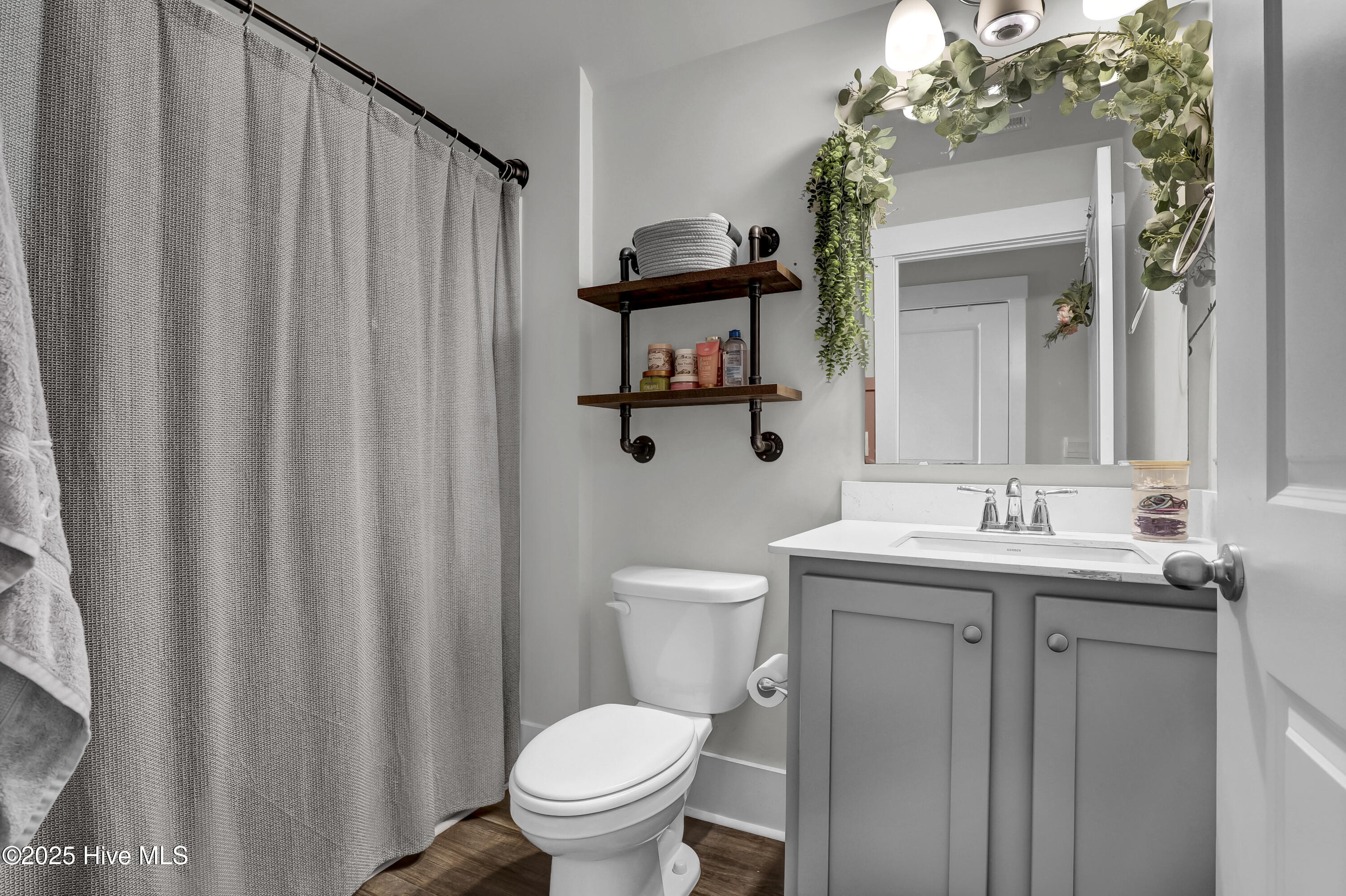 511 Edgewater Way Surf City, NC 28445 - Photo 38 of 61 3rd Full Bathroom, 2nd Floor