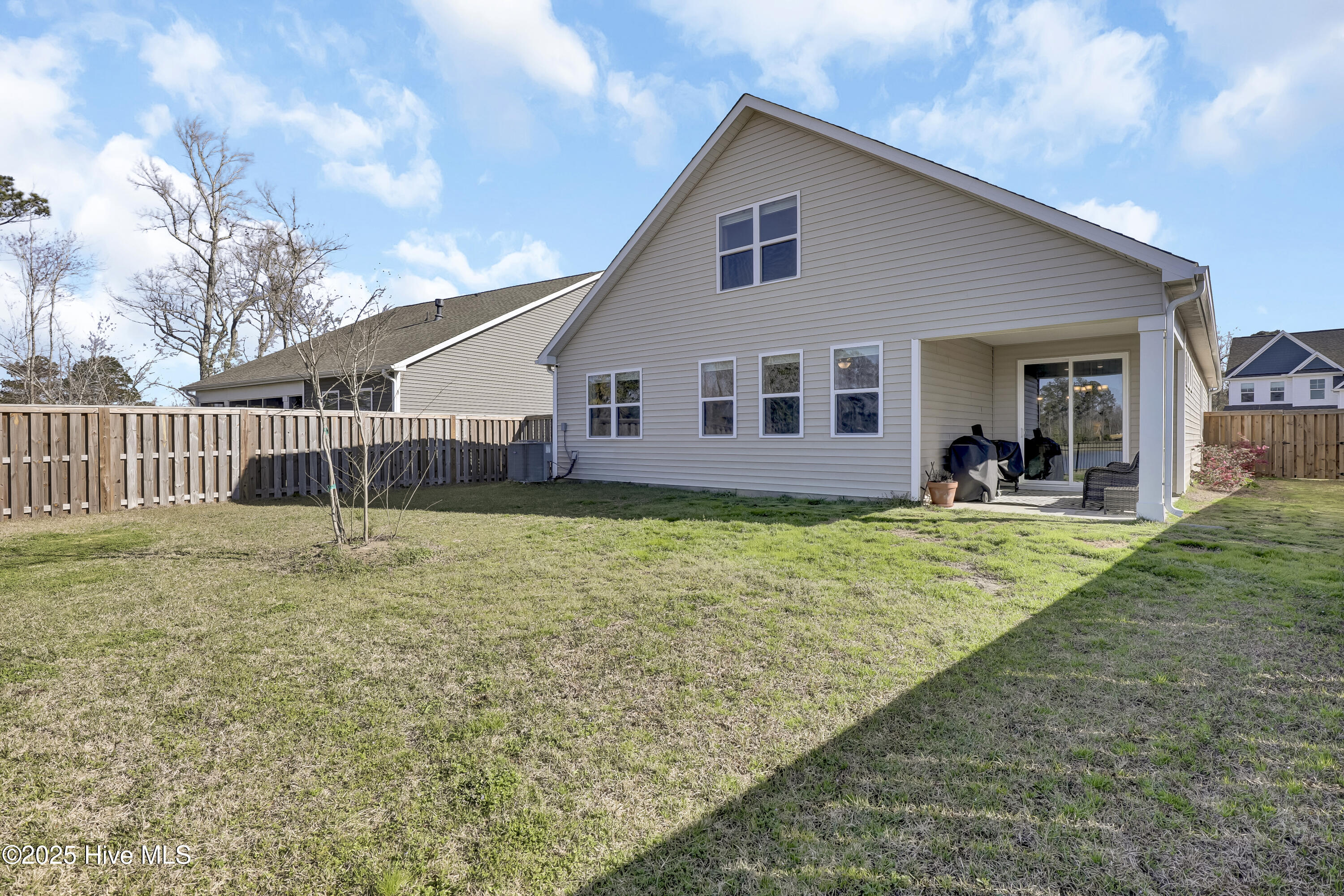 511 Edgewater Way Surf City, NC 28445 - Photo 42 of 61 Backyard, Pond Front