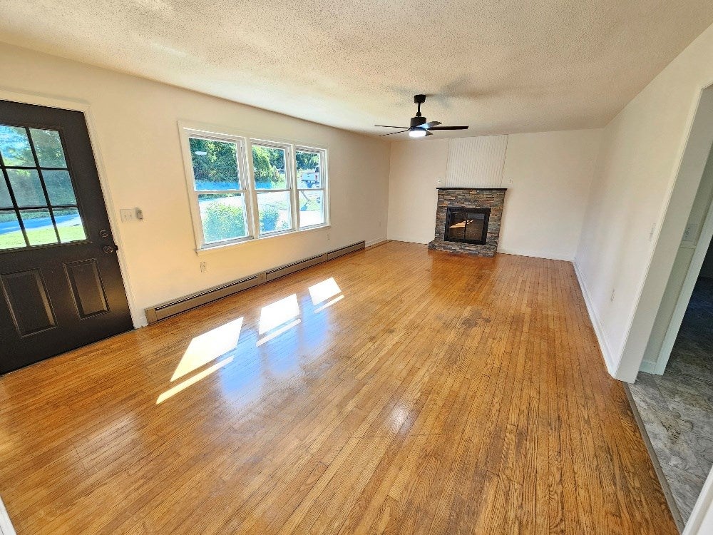 226 Petty Road Galax, VA 24333 - Photo 4 of 24 Gallery Image 4
