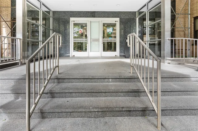 $145,000 | 3 Fordham Hill Ovl, Unit 1G | University Heights