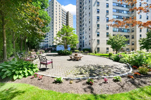 $145,000 | 3 Fordham Hill Ovl, Unit 1G | University Heights