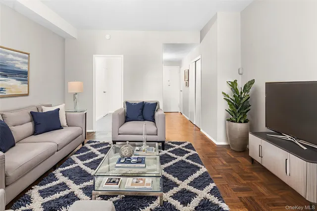 $145,000 | 3 Fordham Hill Ovl, Unit 1G | University Heights