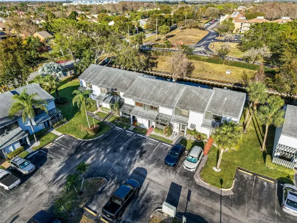 $2,600 | 4979 Northwest 82nd Avenue, Unit 705, Fort Lauderdale, FL 33351
