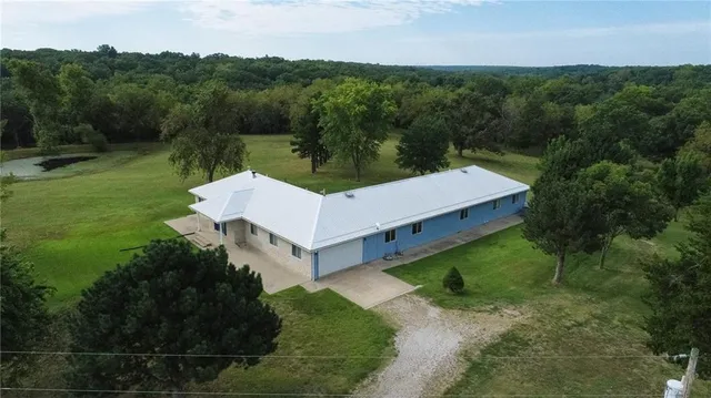 $1,699,900 | 5515 Northwest 451, Osceola, MO 64776