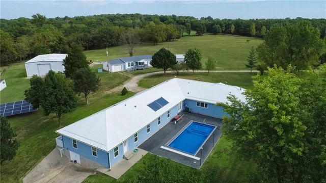 $1,699,900 | 5515 Northwest 451, Osceola, MO 64776