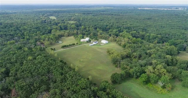 $1,699,900 | 5515 Northwest 451, Osceola, MO 64776
