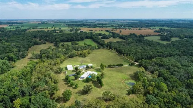 $1,699,900 | 5515 Northwest 451, Osceola, MO 64776