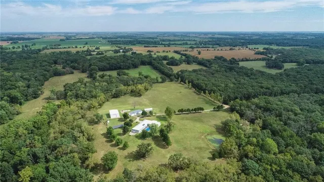 $1,699,900 | 5515 Northwest 451, Osceola, MO 64776