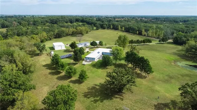 $1,699,900 | 5515 Northwest 451, Osceola, MO 64776