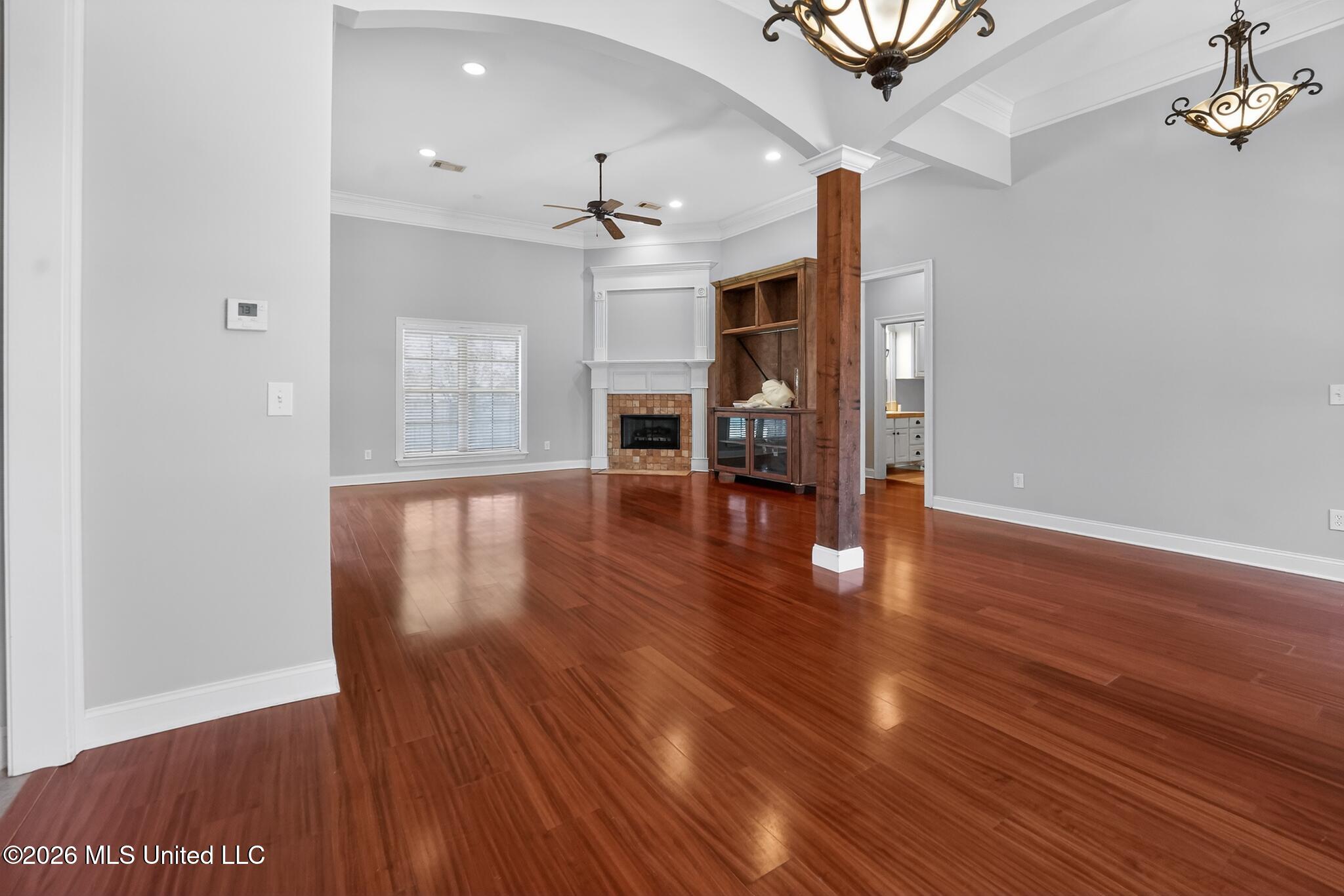 308 Turtle Hollow Brandon, MS 39047 - Photo 11 of 40 10_308_Turtle_Hollow-Living_room-8043