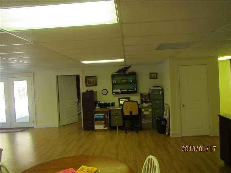 64 Henry Road Georgetown, ME 04548 - Photo 23 of 35 Den/Family/Great Room.