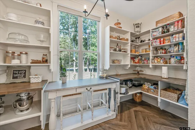 $759,900 | 15373 Lakeside Drive, Tyler, TX 75707