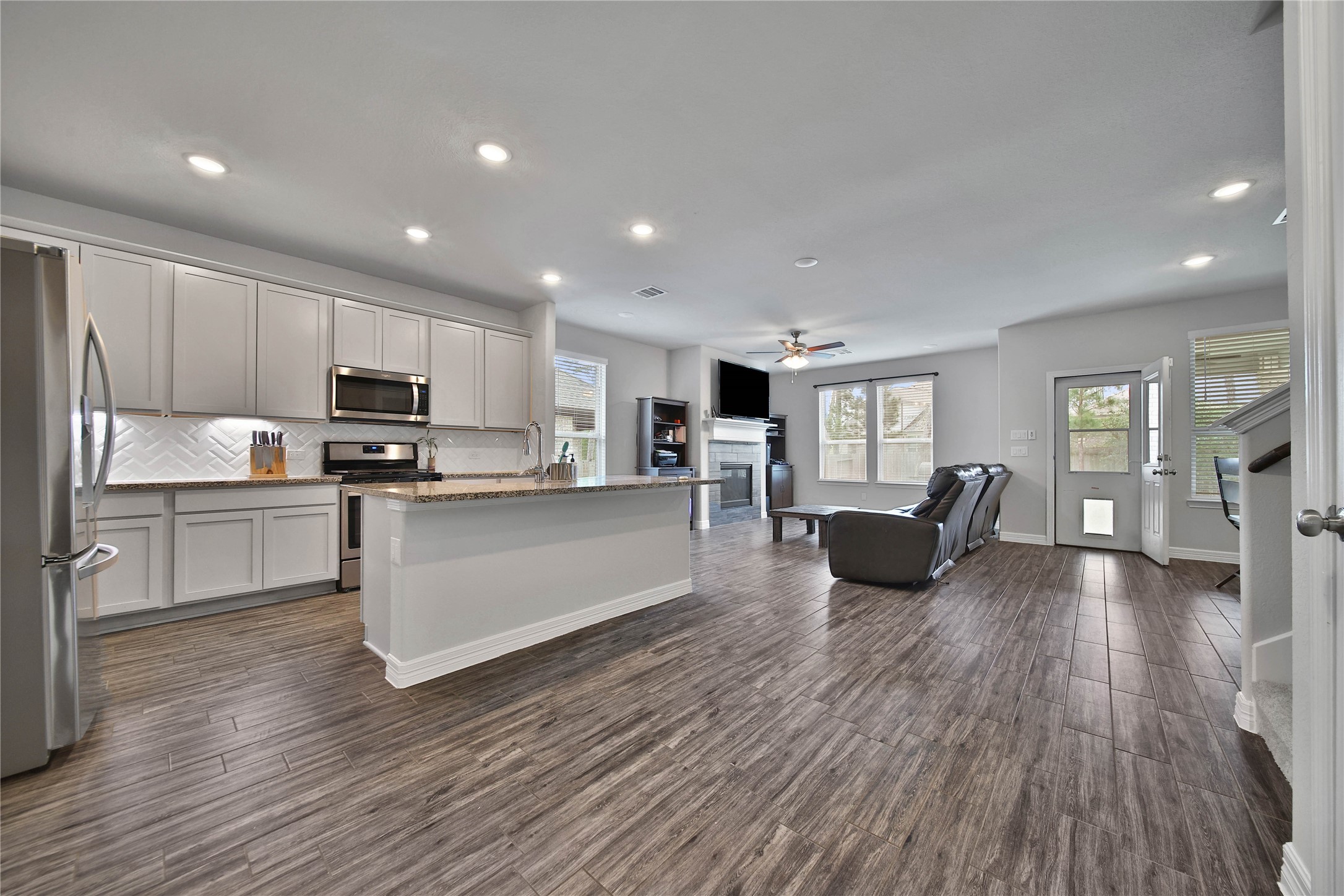 331 Silver Carp Trail Conroe, TX 77318 - Photo 8 of 49