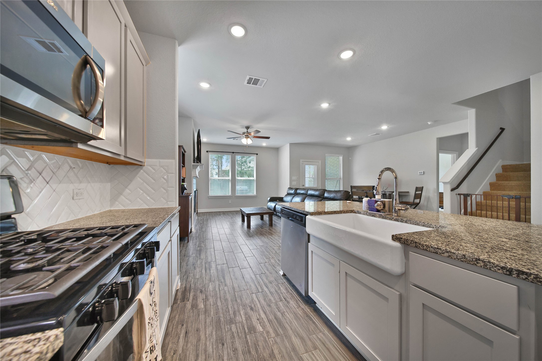 331 Silver Carp Trail Conroe, TX 77318 - Photo 10 of 49