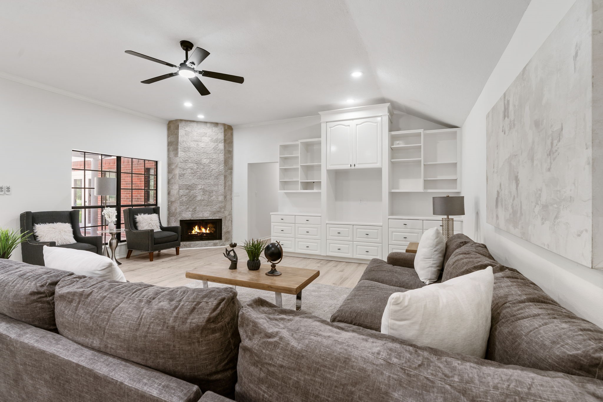 10 Autumn Oaks Drive Baytown, TX 77521 - Photo 15 of 38 a living room with furniture and a large window