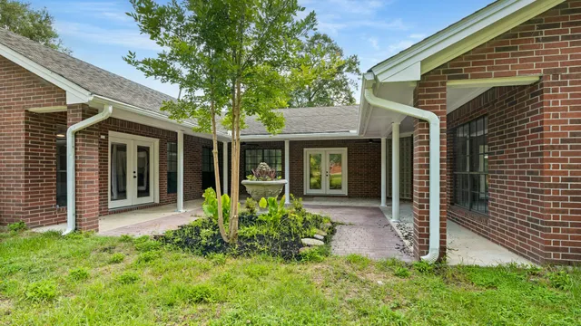 $3,600 | 10 Autumn Oaks Drive, Baytown, TX 77521